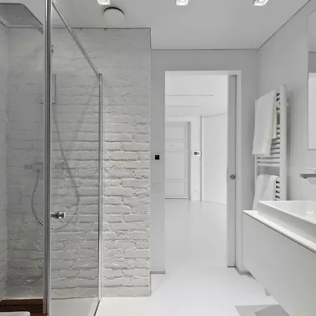 Entrance Apartment *