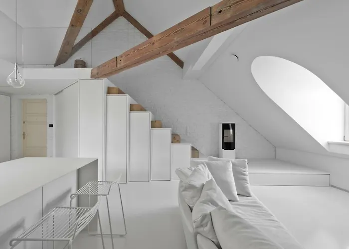 Entrance Apartment *